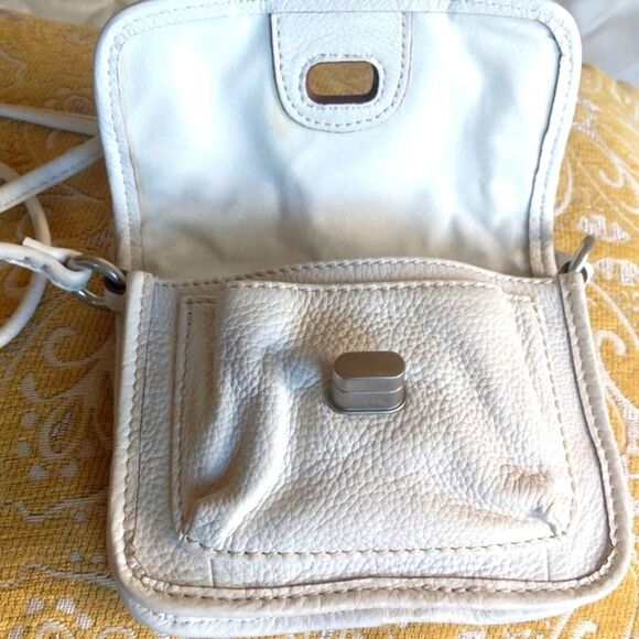 Vintage Fossil Tiny White Genuine Leather Camera Style Crossbody Bag - Picture 5 of 15